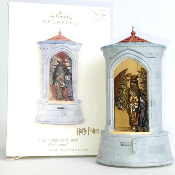 Hallmark Ornament 2008 The Gargoyle Guard With Original Box HARRY POTTER - Picture 1 of 8